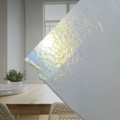 BE White opalescent 0113-31 iridescent ( ±25x29cm)