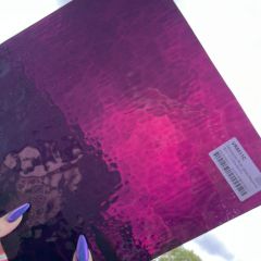 Mississippi River glass Magenta transparent 8011 C (±30x30cm)